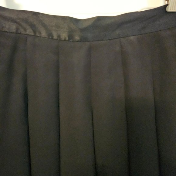 Liz Clairborne chiffon type pleated size 8 - Picture 4 of 11